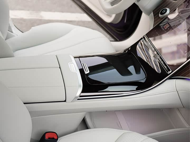 Mercedes-Benz EQE 2025 2025款 500 4MATIC 豪华版