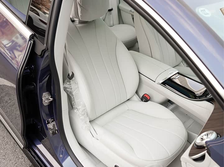 Mercedes-Benz EQE 2025 2025款 500 4MATIC 豪华版