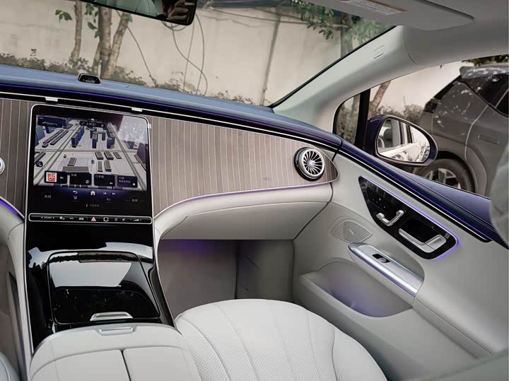 Mercedes-Benz EQE 2025 2025款 500 4MATIC 豪华版