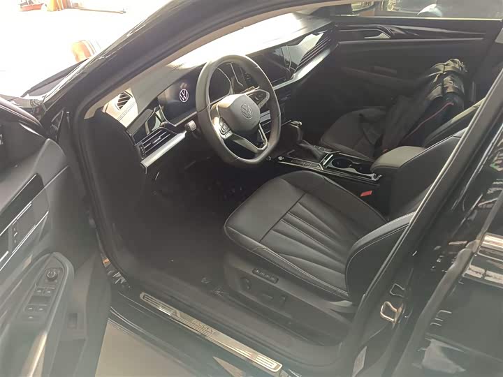 Volkswagen Passat 2025 2025款 出众款 330TSI 星空精英版