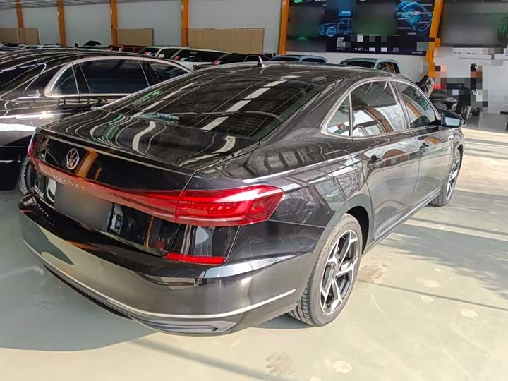 Volkswagen Passat 2025 2025款 出众款 330TSI 星空精英版