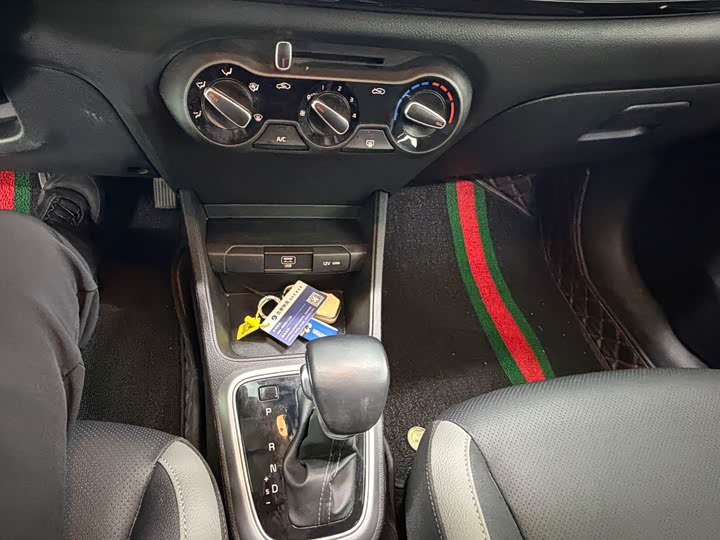 Kia KX1 2021 2021款 1.4L CVT趣享版