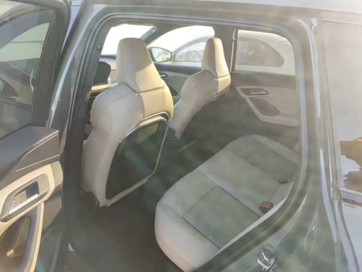 Audi Q6L e-tron 2026 2026款 首发领航版