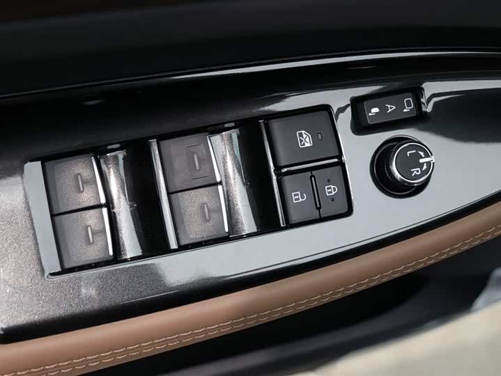 Toyota Crown Sedan 2024 2024款 2.5L 至尊版