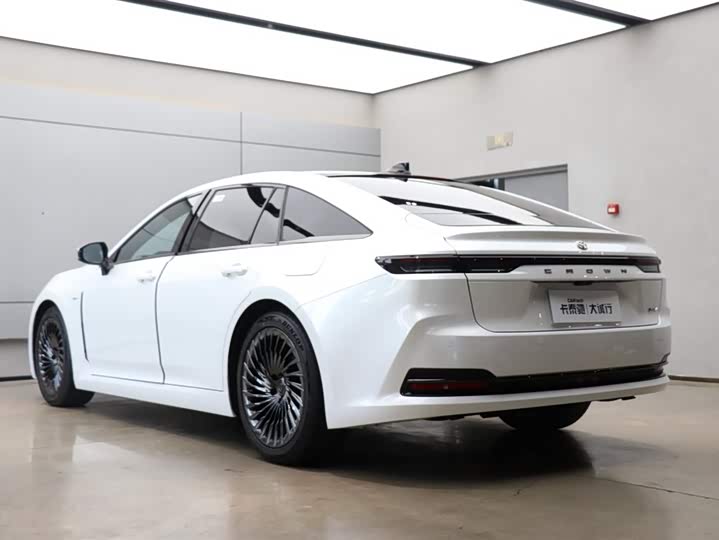 Toyota Crown Sedan 2024 2024款 2.5L 至尊版
