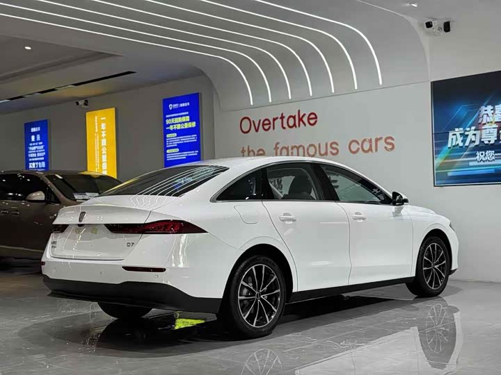 Roewe D7 2025 2025款 DMH 125km 世界冠军版