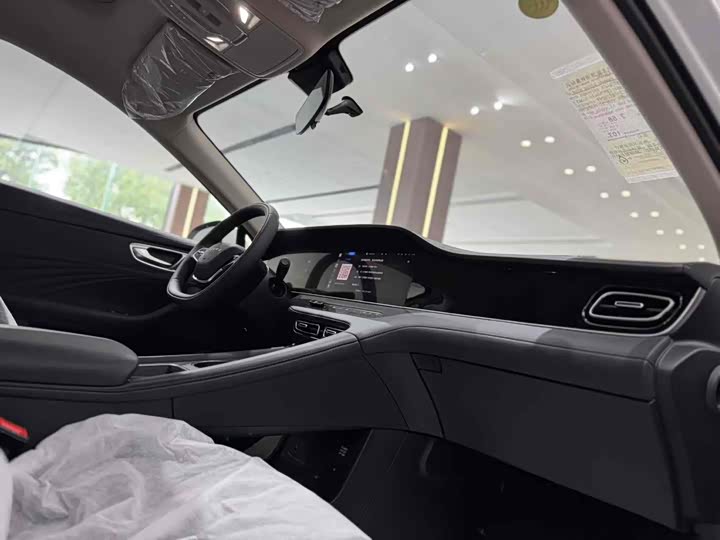 Roewe D7 2025 2025款 DMH 125km 世界冠军版