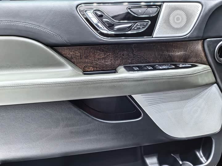 Lincoln Navigator 2022 2022款 3.5T 长轴总统版