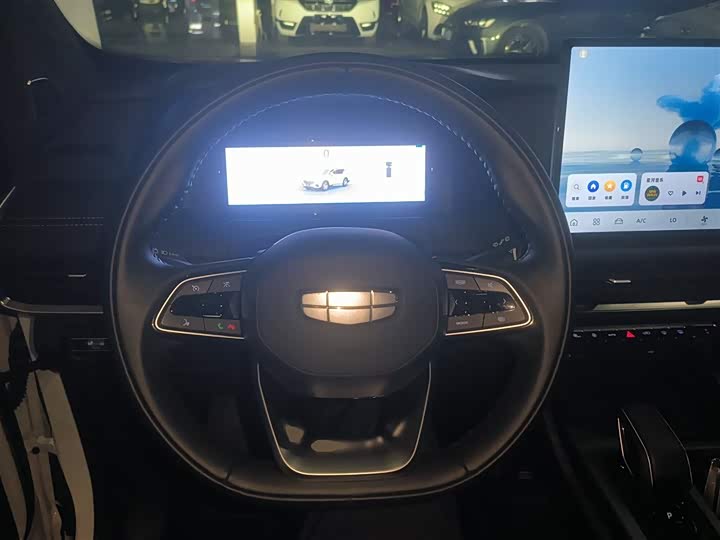 Geely Okavango L 2025 2025款 2.0T DCT尊享款