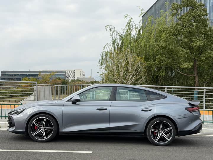MG Motor 7 2025 2025款 2.0T Trophy+ 超级智驾版