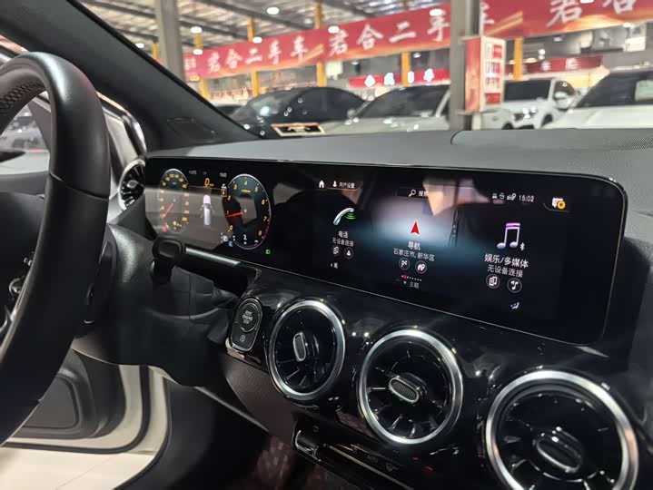 Mercedes-Benz B-Class 2022 2022款 改款 B 200 时尚型