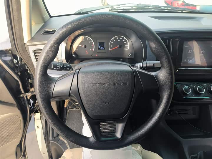 Dongfeng Forthing Lingzhi M5 2023 2023款 M5L 1.6L 基本型 7座