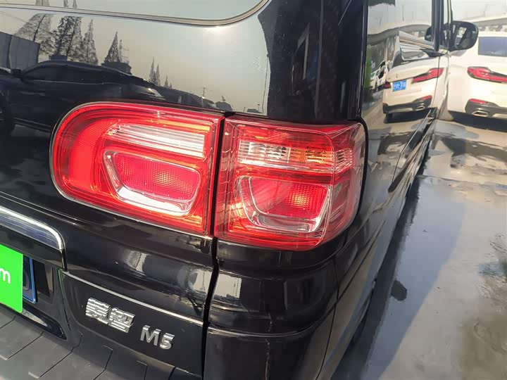Dongfeng Forthing Lingzhi M5 2023 2023款 M5L 1.6L 基本型 7座