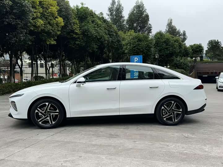 Roewe D7 2023 2023款 EV 510km 后驱旗舰版