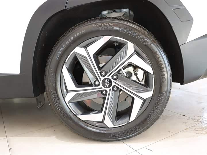 Hyundai Tucson L 2023 2023款 途胜L 1.5T 自动两驱DLX豪华版