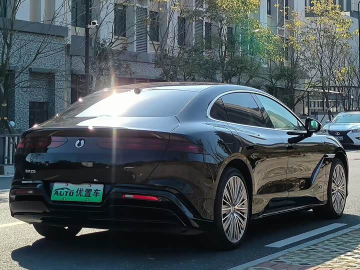 Denza Z9 2024 2024款 1100km 四驱Ultra版