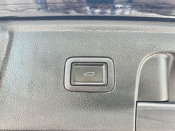 Hongqi HS3 2023 2023款 1.5T 两驱善为版