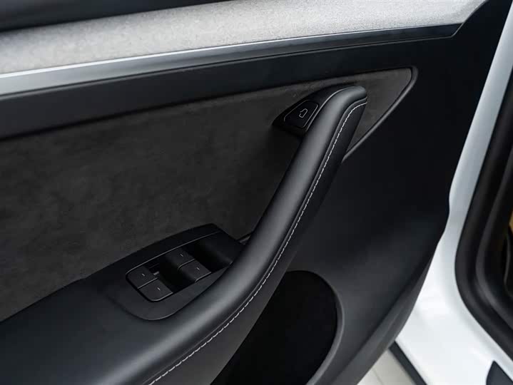 Tesla Model Y 2024 2024款 后轮驱动版