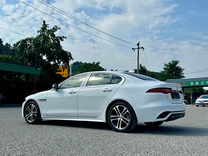 Jaguar XE L 2024 2024款 2.0T 250PS R-DYNAMIC S进取运动版