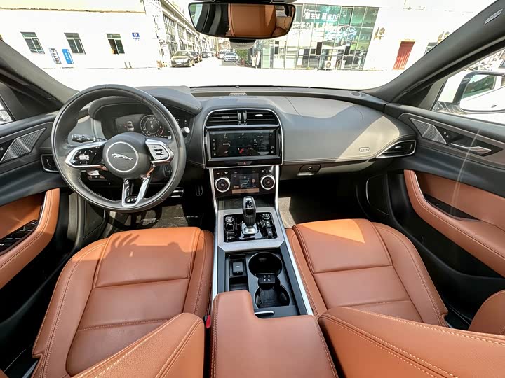 Jaguar XE L 2024 2024款 2.0T 250PS R-DYNAMIC S进取运动版