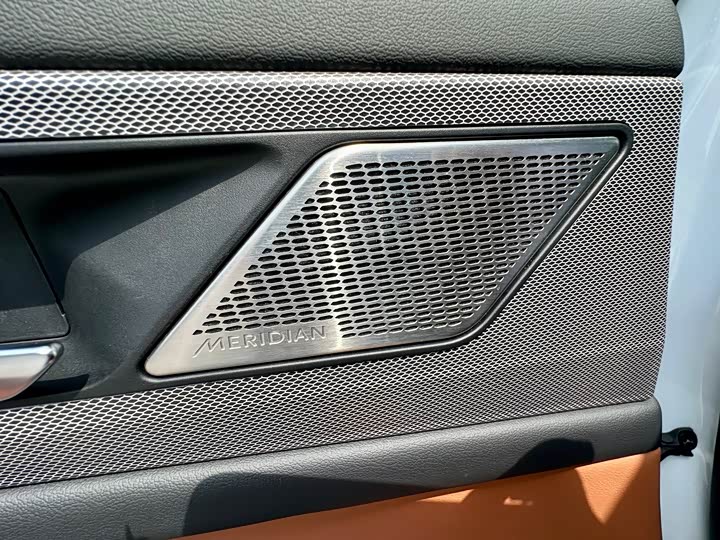 Jaguar XE L 2024 2024款 2.0T 250PS R-DYNAMIC S进取运动版