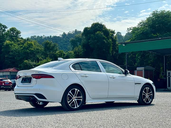 Jaguar XE L 2024 2024款 2.0T 250PS R-DYNAMIC S进取运动版