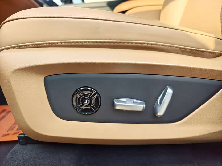 LiXiang One 2021 2021款 增程6座版