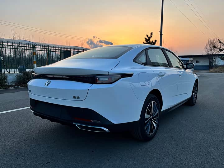 Changan Eado EV 2025 2025款 智慧新蓝鲸 145KM 高能版