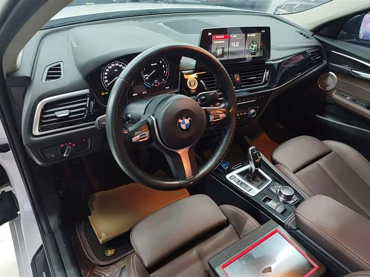 BMW 1 Series 2023 2023款 120i M运动曜夜版