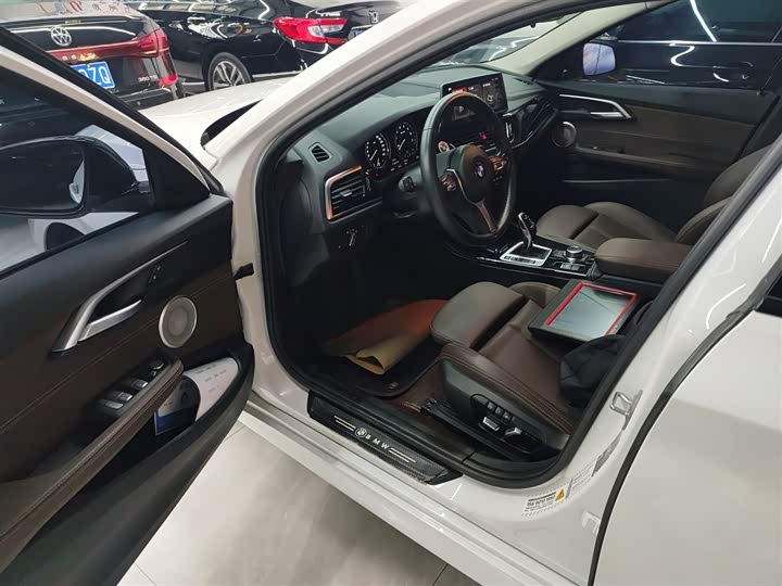 BMW 1 Series 2023 2023款 120i M运动曜夜版