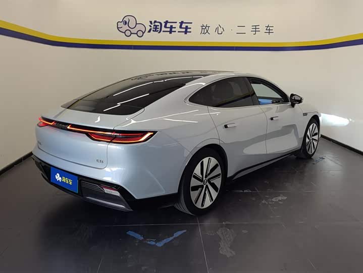 Geely Galaxy E8 2024 2024款 665km 后驱星舰 远航版