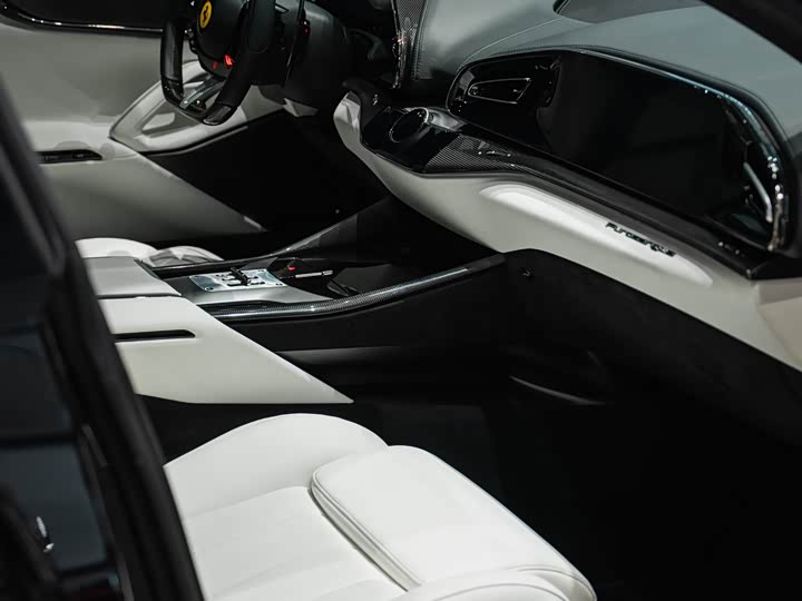 Ferrari Purosangue 2023 2023款 6.5L V12