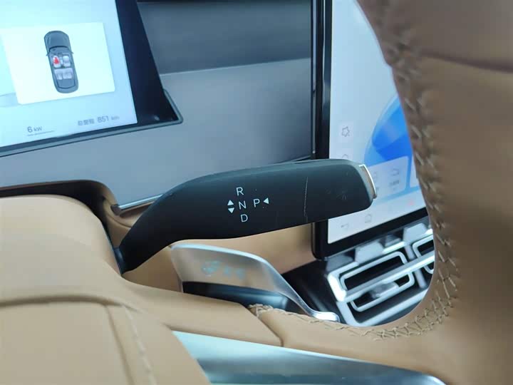 BYD Han L 2025 2025款 DM-p 四驱激光雷达旗舰型