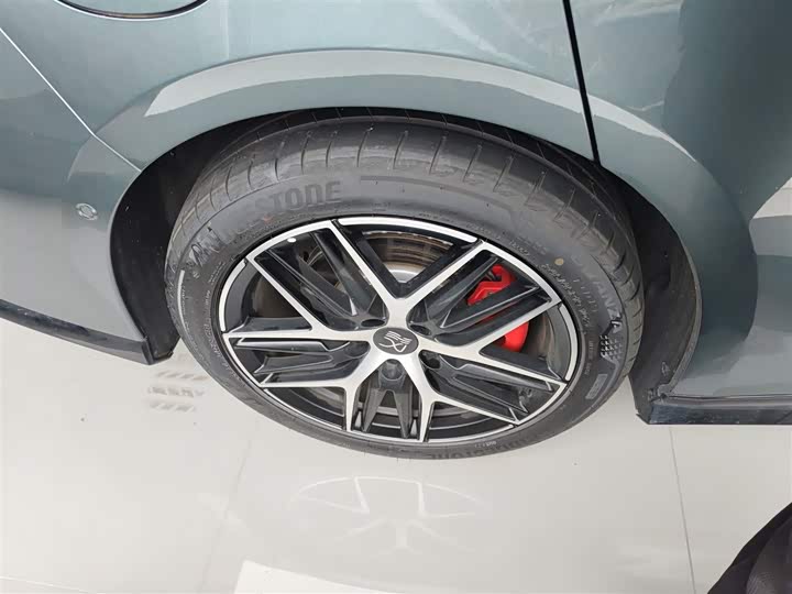 BYD Han L 2025 2025款 DM-p 四驱激光雷达旗舰型