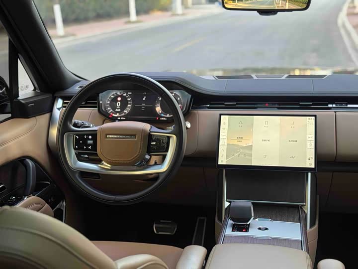 Land Rover Range Rover 2025 2025款 3.0 L6 400PS 盛世加长版