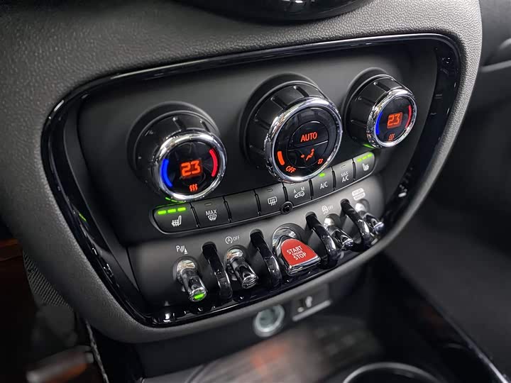 Mini Clubman 2023 2023款 改款 1.5T COOPER 鉴赏家