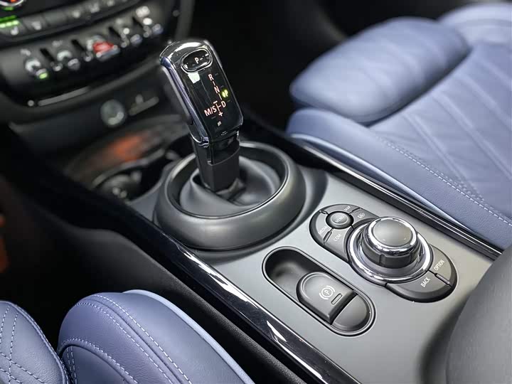 Mini Clubman 2023 2023款 改款 1.5T COOPER 鉴赏家