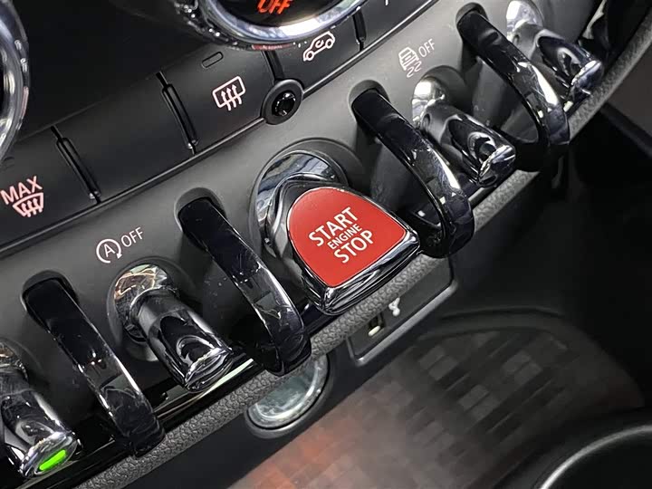 Mini Clubman 2023 2023款 改款 1.5T COOPER 鉴赏家