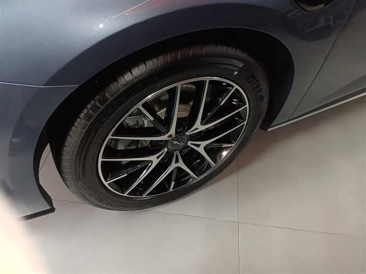 BYD Seal 07 DM-i Hybrid 2025 2025款 智驾版 DM-i 1.5L 125km 尊贵型