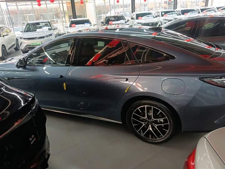 BYD Seal 07 DM-i Hybrid 2025 2025款 智驾版 DM-i 1.5L 125km 尊贵型