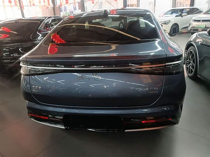 BYD Seal 07 DM-i Hybrid 2025 2025款 智驾版 DM-i 1.5L 125km 尊贵型