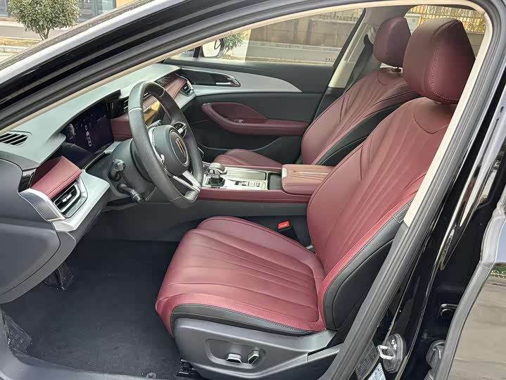Hongqi H5 2025 2025款 2.0T 自动玄影版