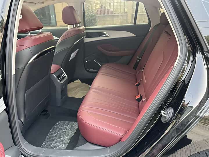 Hongqi H5 2025 2025款 2.0T 自动玄影版