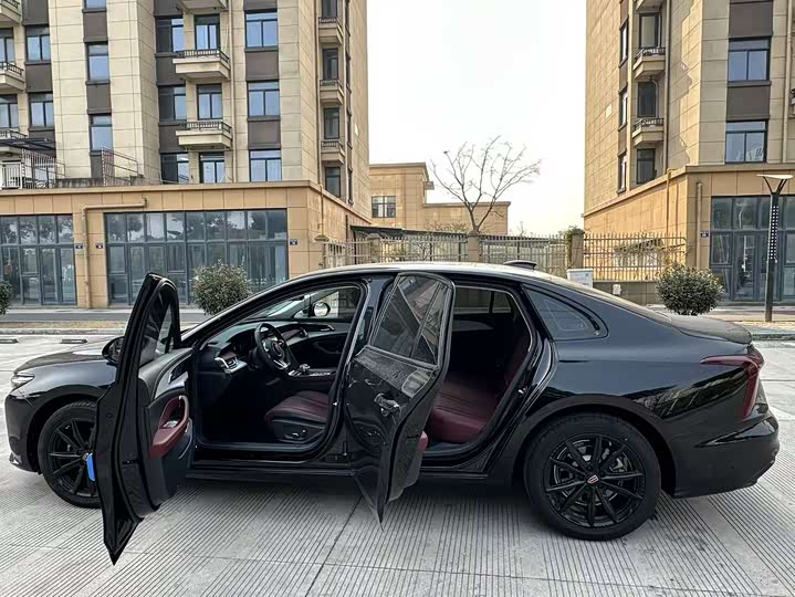 Hongqi H5 2025 2025款 2.0T 自动玄影版