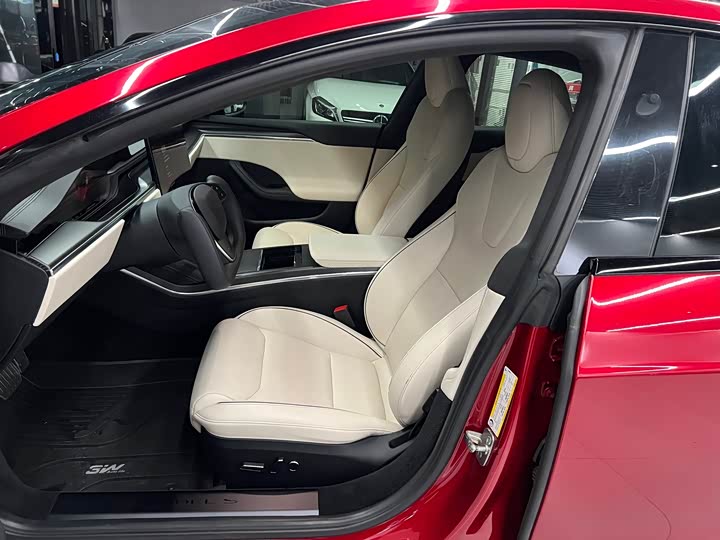 Tesla Model S 2023 2023款 三电机全轮驱动 Plaid版