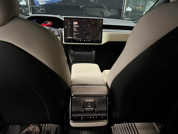 Tesla Model S 2023 2023款 三电机全轮驱动 Plaid版