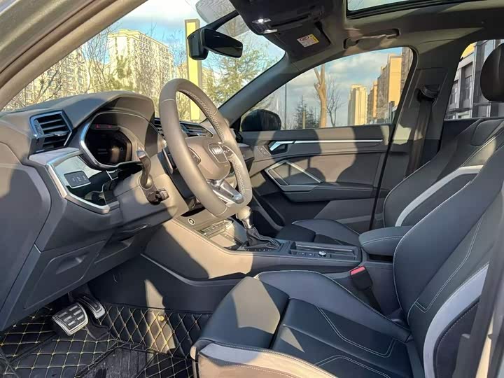 Audi Q3 2024 2024款 35 TFSI 时尚动感型