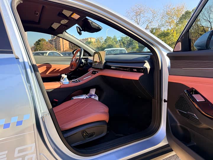 Geely Galaxy L6 2025 2025款 EM-i 140km 星舰版