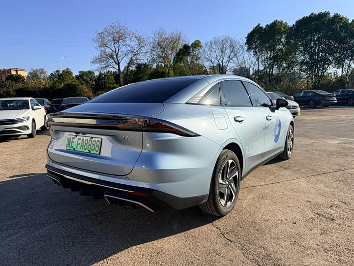 Geely Galaxy L6 2025 2025款 EM-i 140km 星舰版