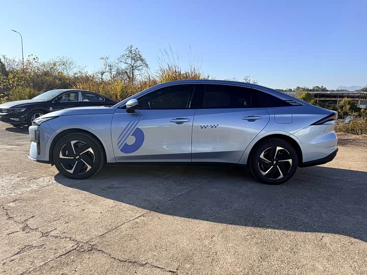 2025 Geely Galaxy L6